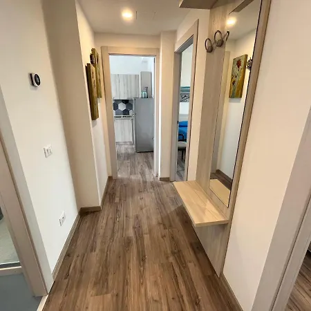 Apartment Trieste 27 *